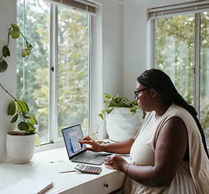 young black woman with laptop